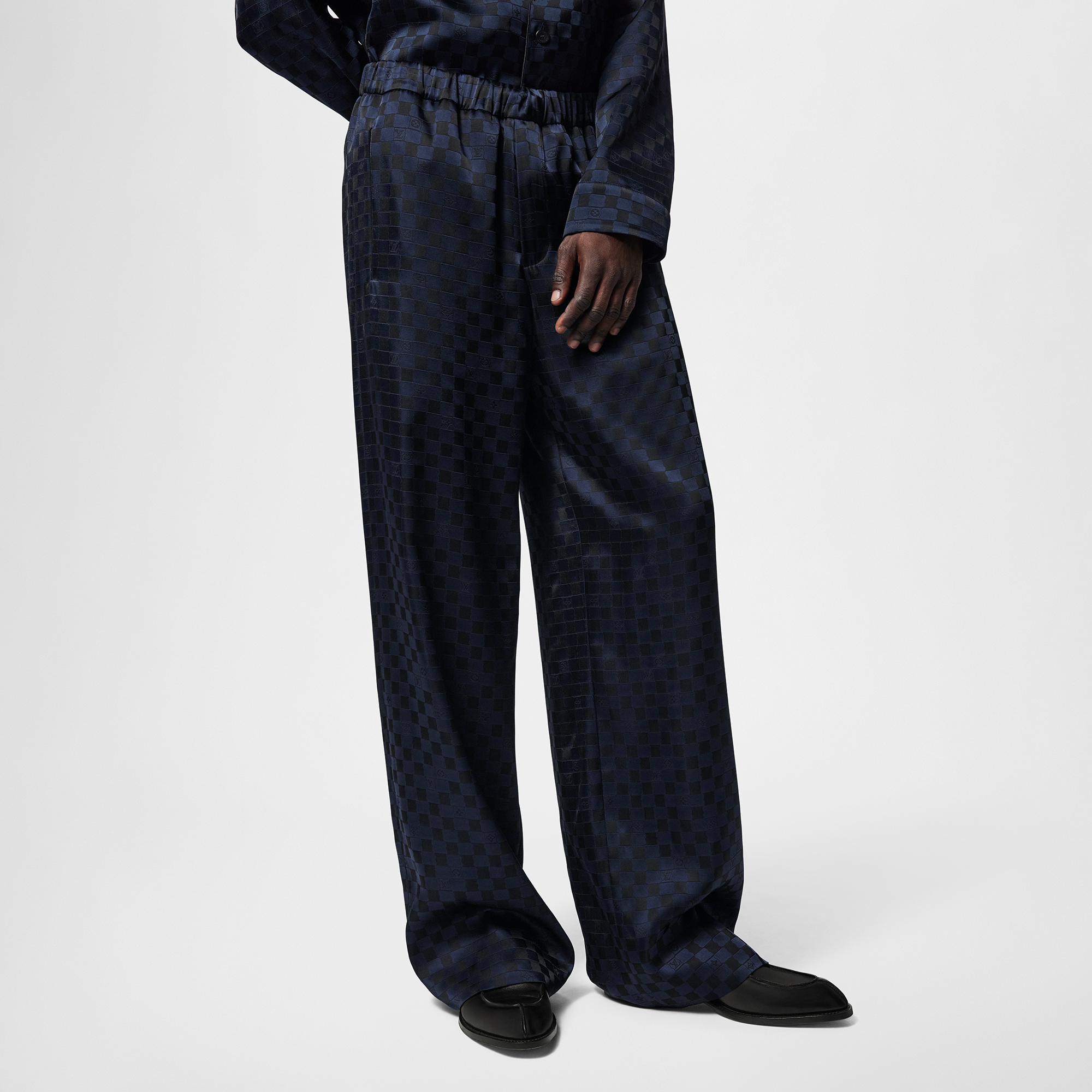 Silk Blend Evening Pyjama Pants  in Men's Ready-to-Wear Trousers collections by Louis Vuitton (Product zoom)